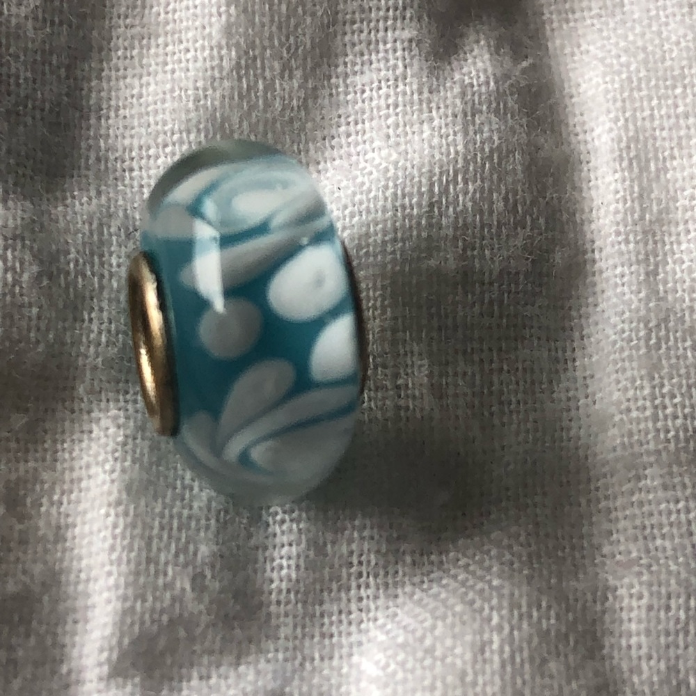 Blue Glass bead for Trollbeads bracelet.